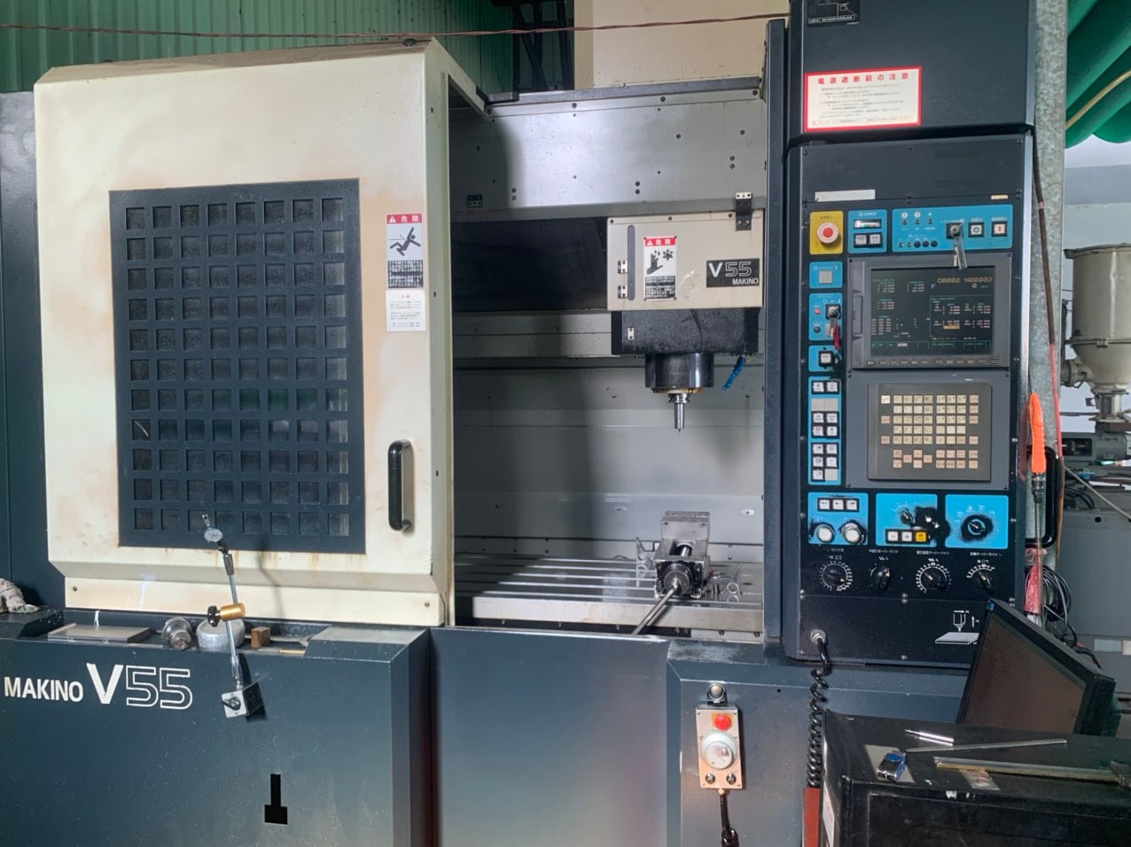 CNC vertical machining center machine 5